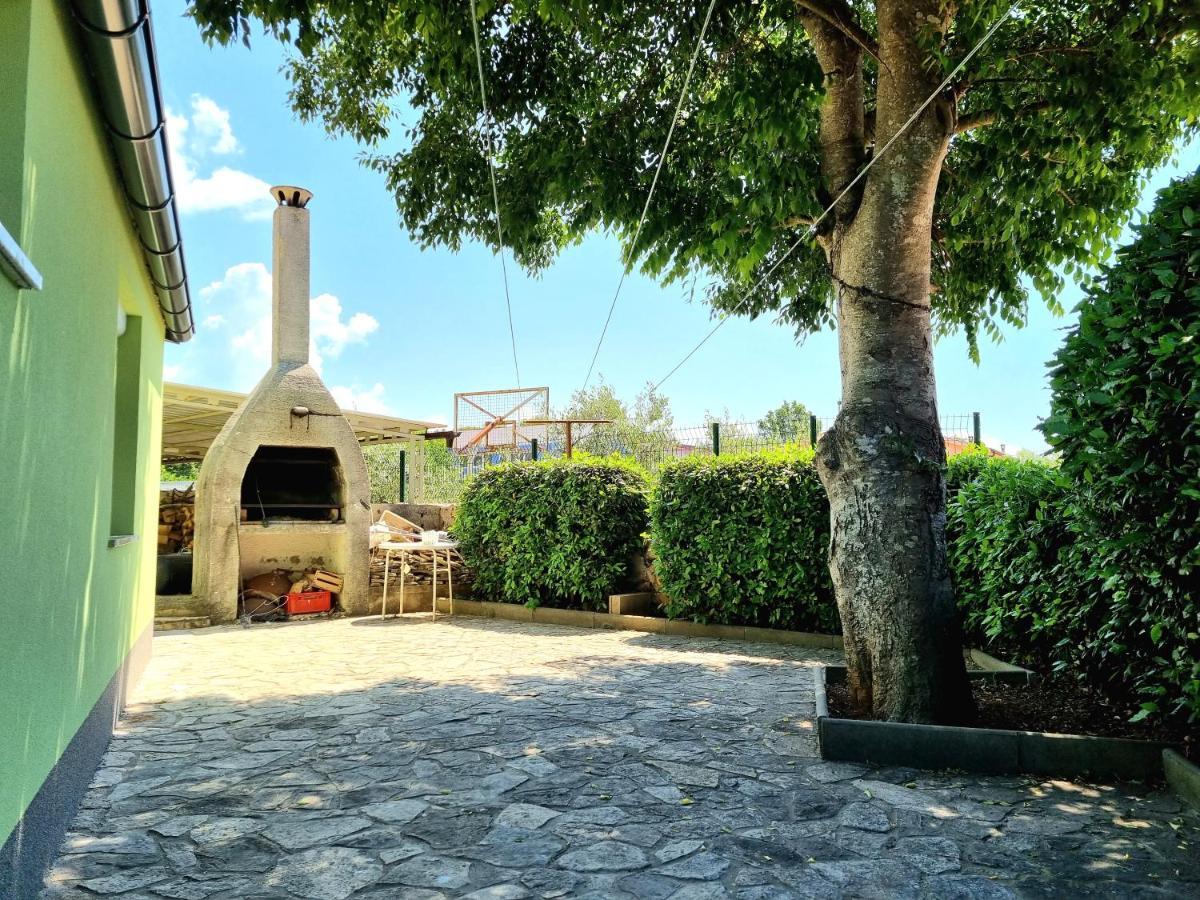 Apartment Deni Skrbčići Bagian luar foto